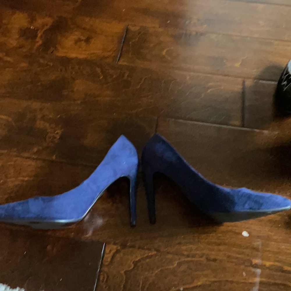 Blue suede heels - Picture 2 of 4